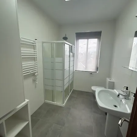 Campus Apartment *